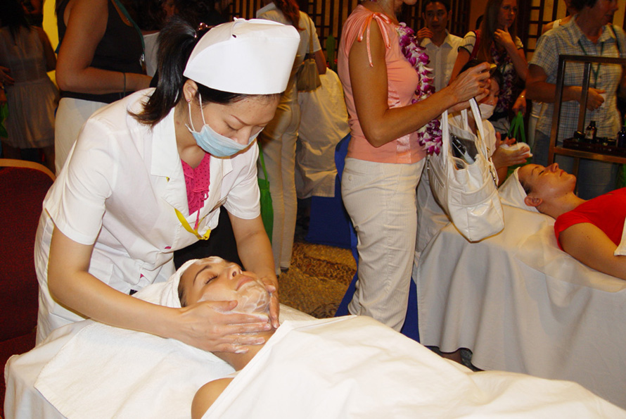 華宇皇冠假日酒店制服設(shè)計圖