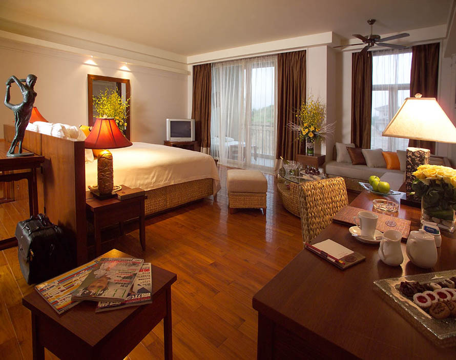 華宇皇冠假日酒店制服設(shè)計圖