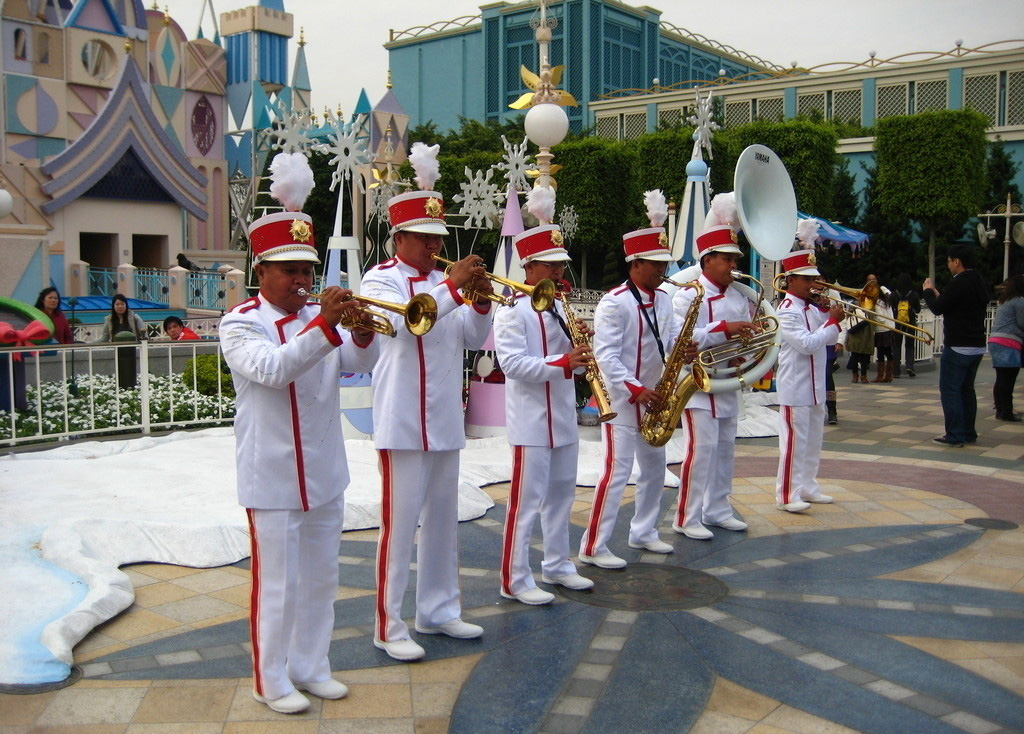 迪斯尼樂(lè)園圖片，迪斯尼員工工作制服