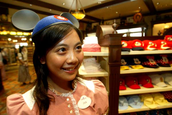 迪斯尼樂(lè)園圖片，迪斯尼員工工作制服