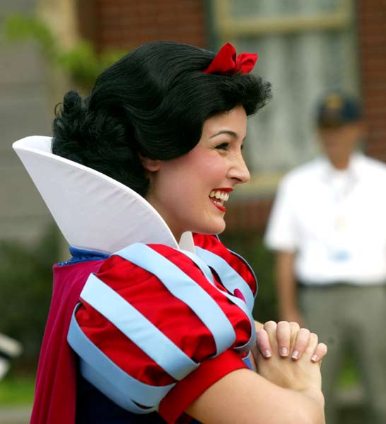 迪斯尼樂(lè)園圖片，迪斯尼員工工作制服